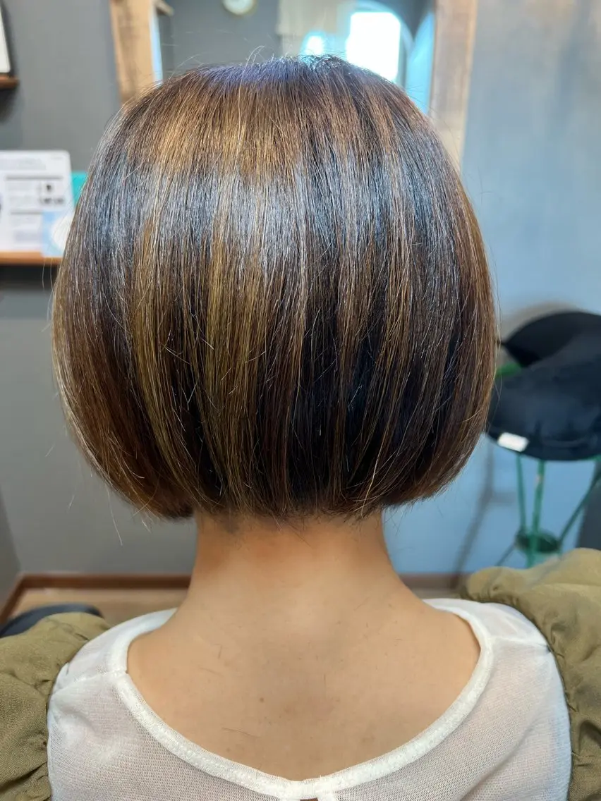 ショート ボブ 津川 舞のヘアスタイル