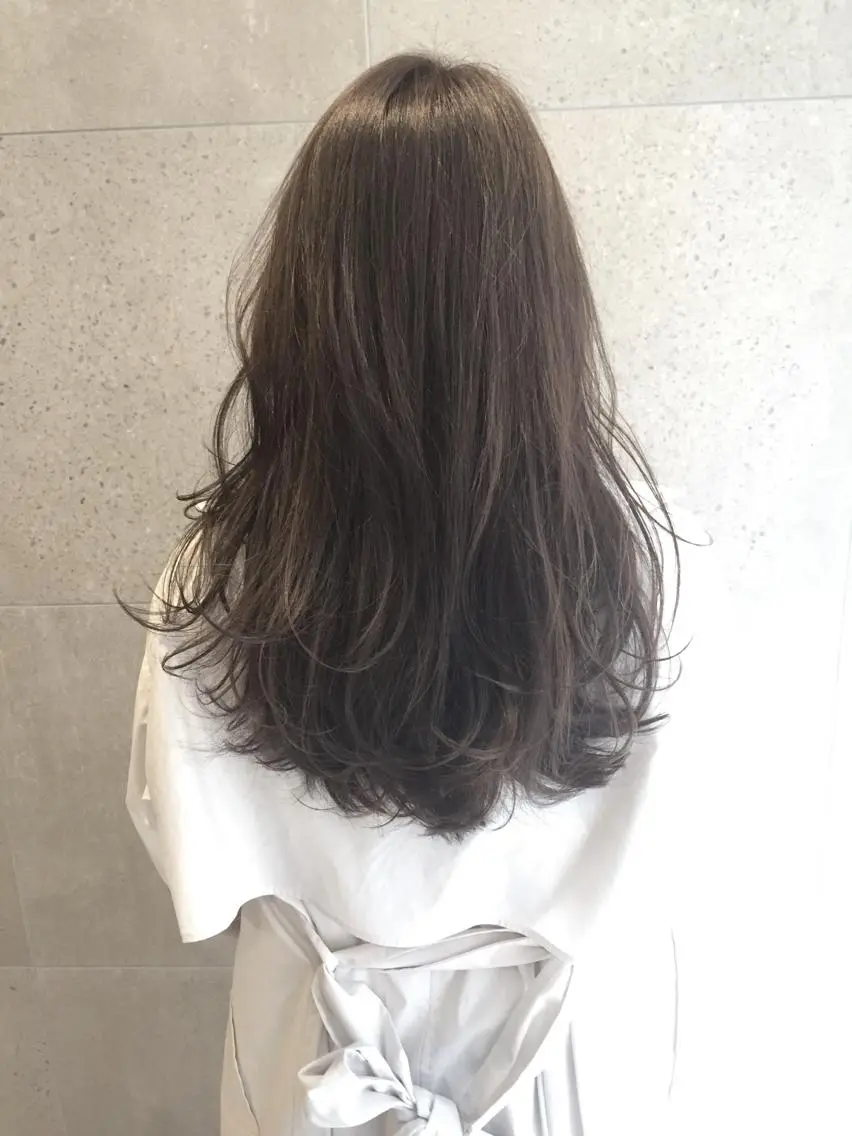 【学生限定】黒染めカラー❤️就活応援🤜🏻♡🤛🏻実習用カラーなど、暗め一色染め🌟5レベル以下の黒染めカラーの写真