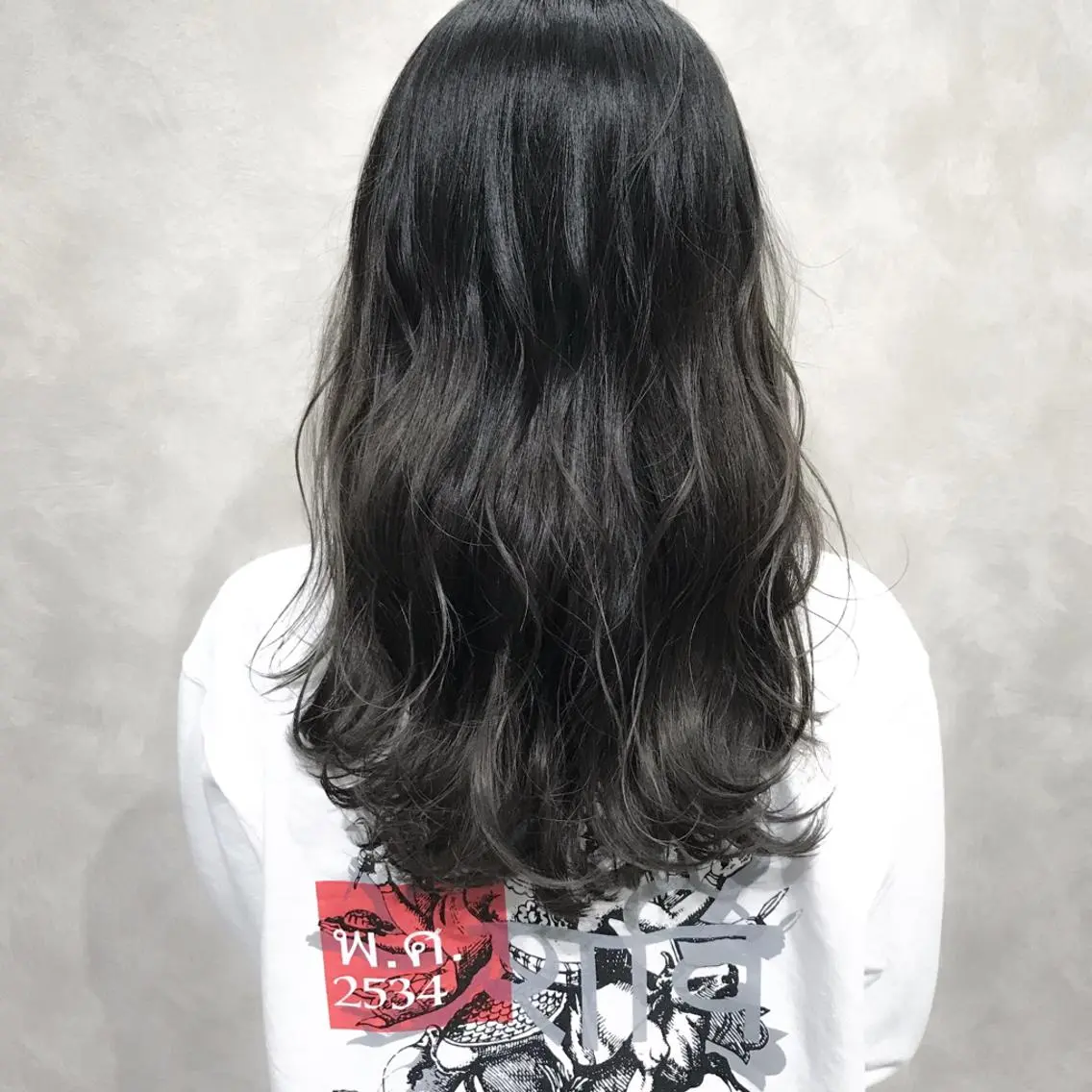 セミロング カラー 黒髪 グレーブラック ヘアカラー トリートメント 丹羽 隼人/髪質改善 /韓国ヘア🇰🇷のヘアスタイル