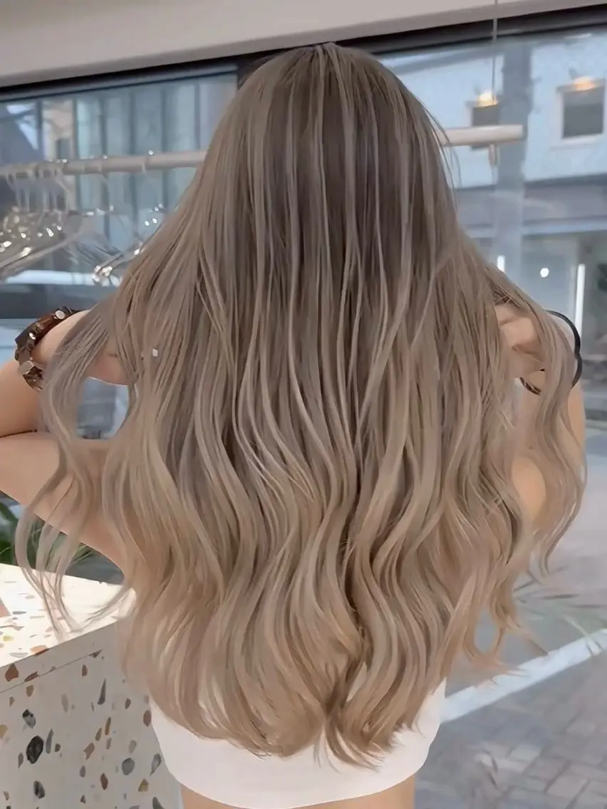 ロング カラー バレイヤージュ ベージュカラー ブリーチ ハイライトカラー ハイトーンカラー ヘアカラー トリートメント 原宿/ハイライト バレイヤージュ/大智のヘアスタイル