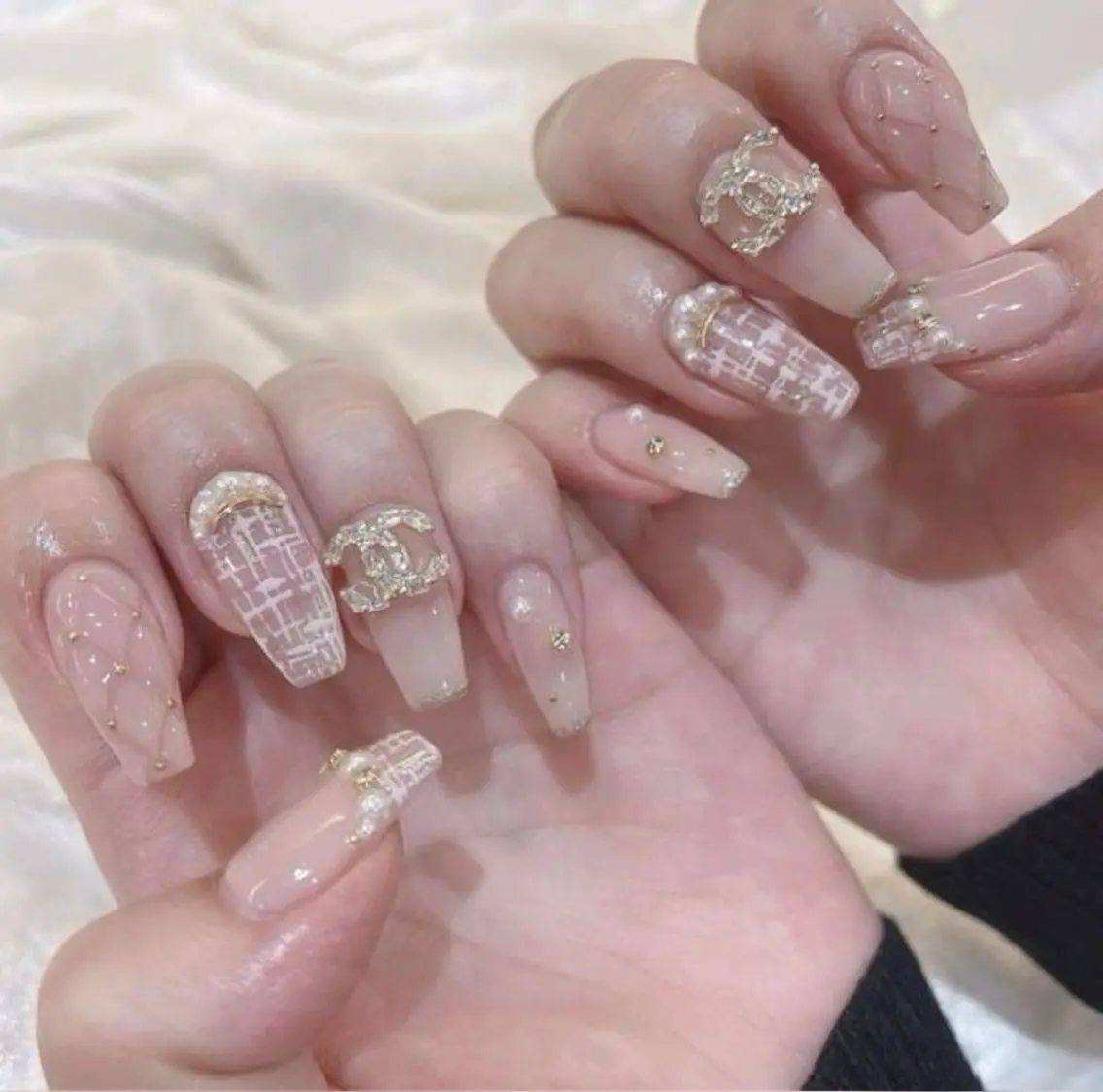 ネイル 韓国ネイル マグネットネイル 持ち込み ハンドネイル Mimi Nail_Royalのネイルデザイン