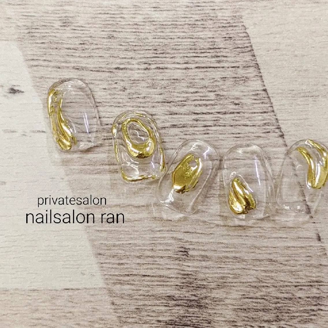 ネイル クリアネイル ゴールド nailsalon ranのネイルデザイン