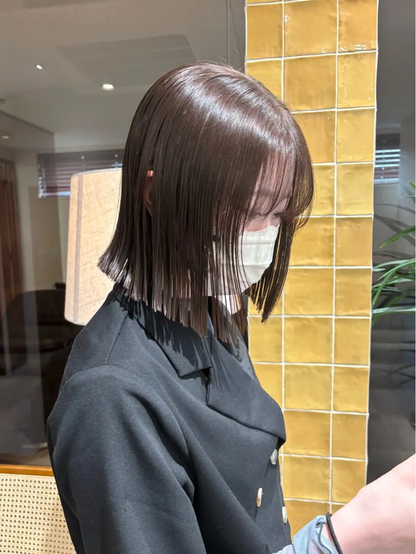 ミディアム カラー グレージュ ボブ 外ハネヘア 透明感✨女性特化💙 chihiroのヘアスタイル
