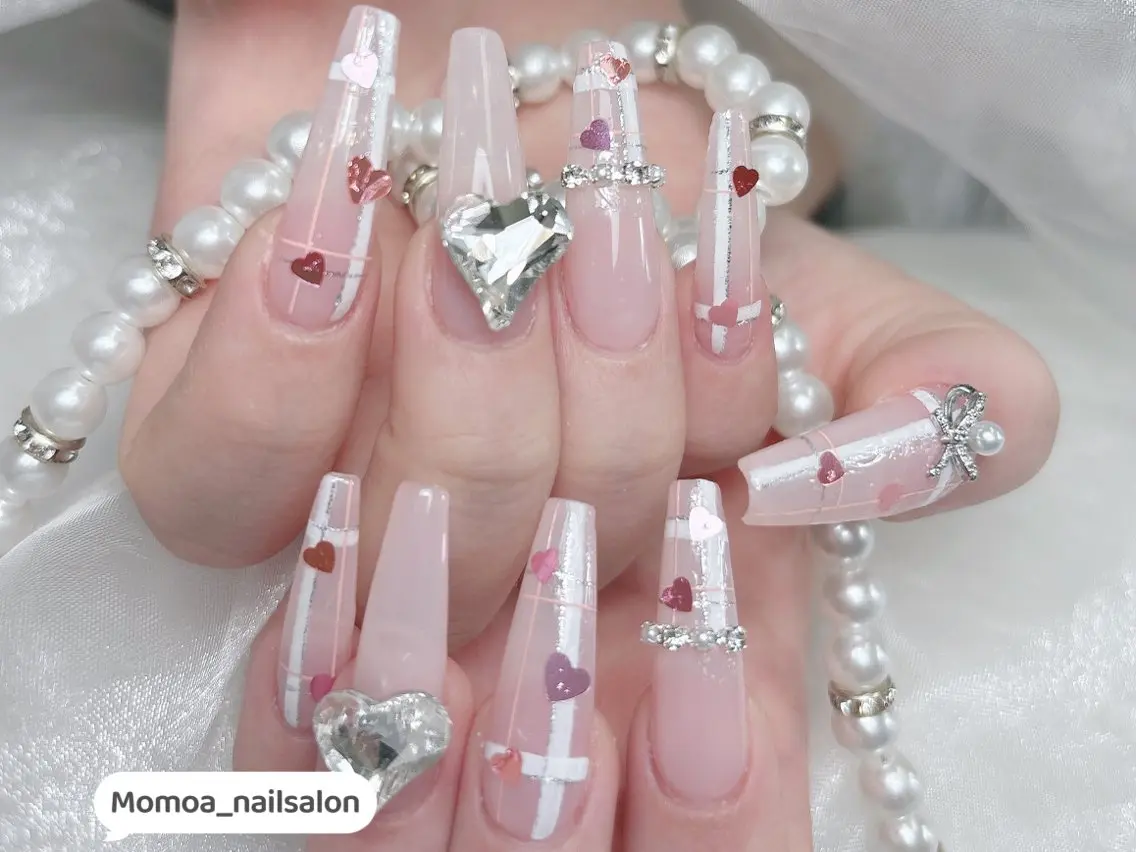 ネイル キラキラネイル 韓国ネイル スカルプネイル ハンドネイル MoMoA Nail ネイル長さ出し専門店のネイルデザイン
