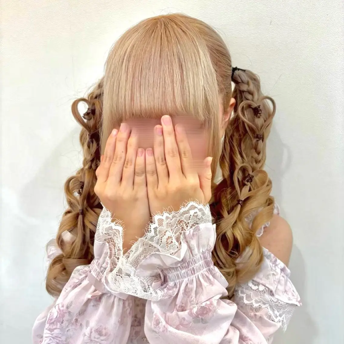 ロング ヘアアレンジ ツインテール ヘアセット ヘアメ🎀ハイトーン 🩵エクステ🪄しほのヘアスタイル