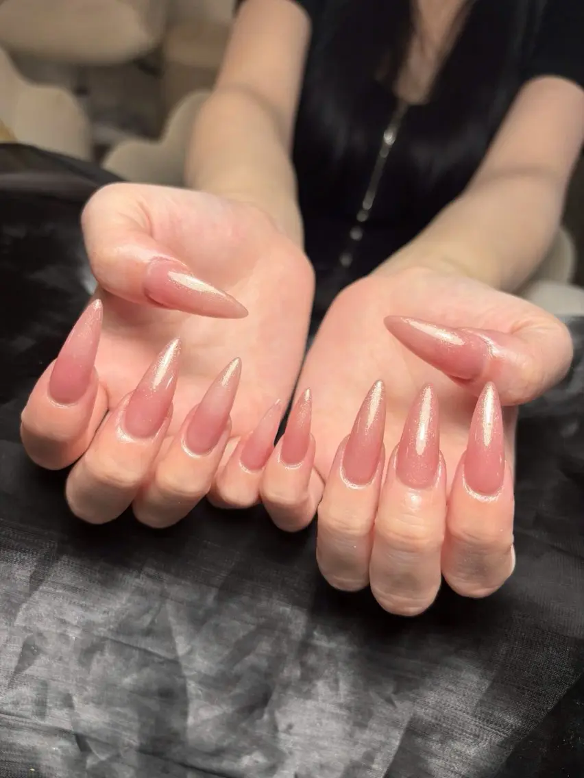 ネイル フラッシュネイル フレンチネイル グラデーション キラキラネイル 韓国ネイル ハンドネイル nyunn nailのネイルデザイン