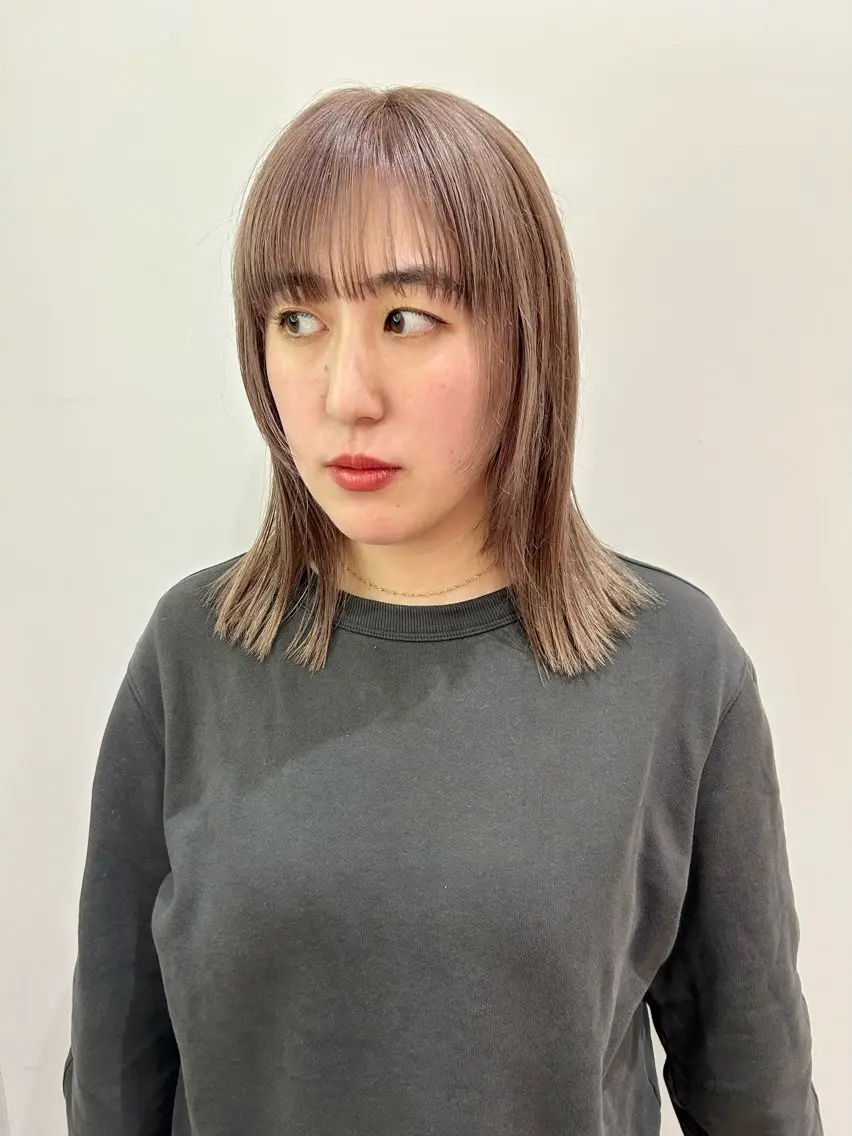 ミディアム カラー ブリーチ グレージュ ミルクティーグレージュ 髪質改善/レイヤー/ お顔まわり/Ami.のヘアスタイル
