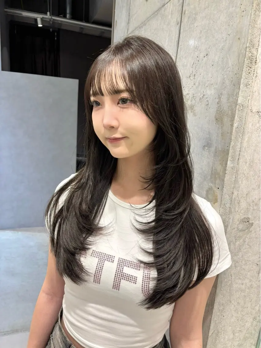 ロング カラー ショコラグレージュ グレージュ レイヤーカット ヘアカラー トリートメント ヘッドスパ ヘアセット 透明感カラー・レイヤ ー🎀amika🎀のヘアスタイル
