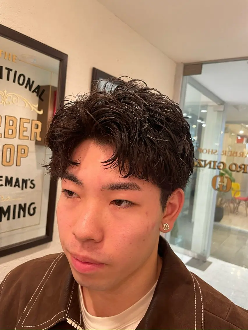 ミディアム パーマ メンズ センターパート 藤井 響のヘアスタイル