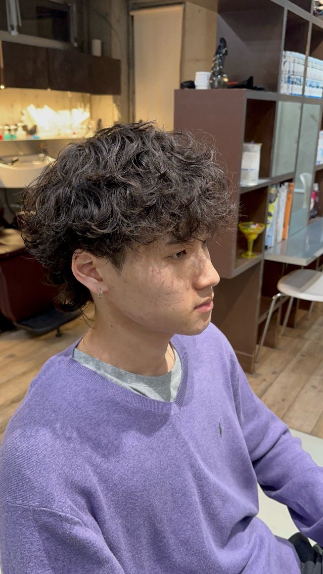 パーマ メンズ 波巻きパーマ マレットヘア カット パーマ fifth原宿 宮部蓮のヘアスタイル