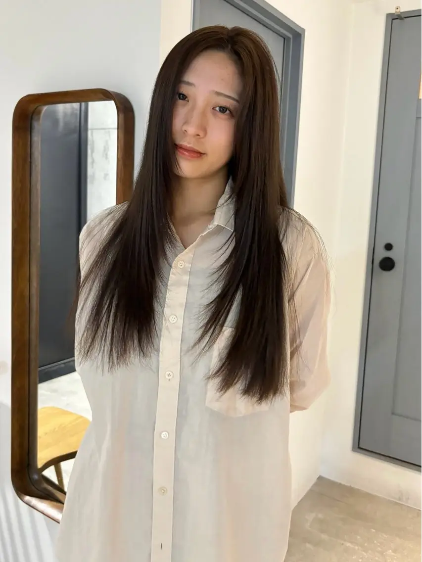 ロング カラー レイヤーカット ロング カット ヘアカラー トリートメント 林　蓮/レイヤー/ 透明感カラーのヘアスタイル