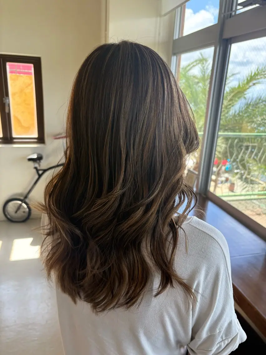 カラー ハイライトカラー ミディアムレイヤー/ 艶カラーNorikaのヘアスタイル