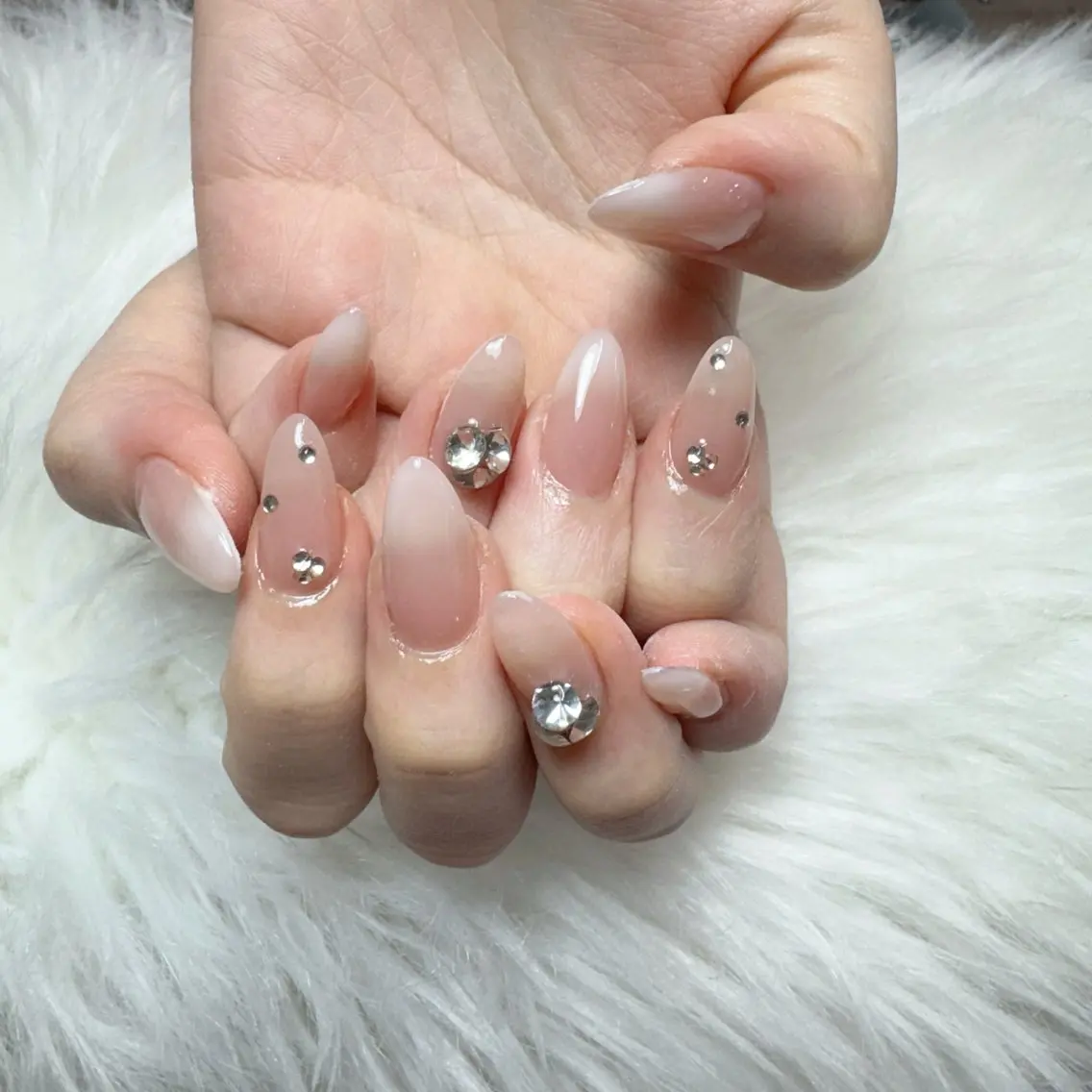 ネイル ハンドネイル 🎀nana🫧 ワンホンネイル🎀のネイルデザイン