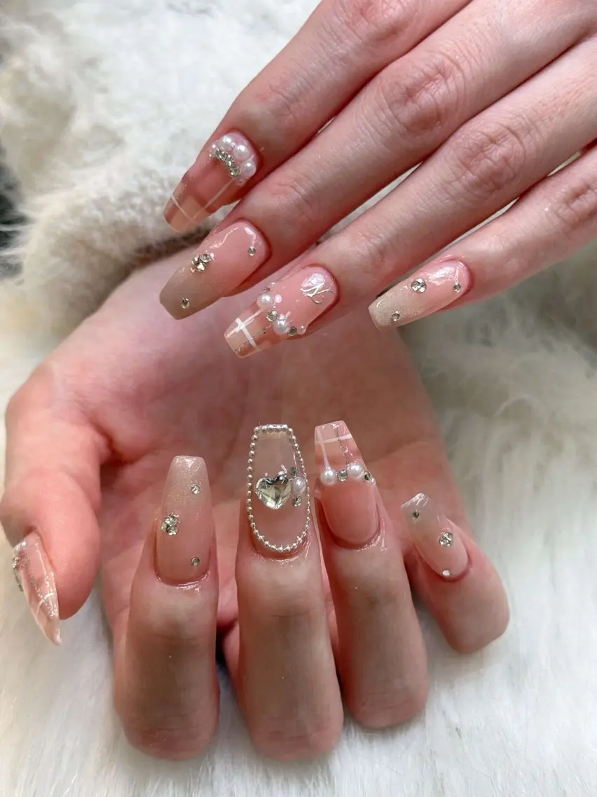 ネイル アートネイル フレンチネイル ジェルネイル ニュアンスネイル オフィスネイル Nie Nail Shinokuboのネイルデザイン