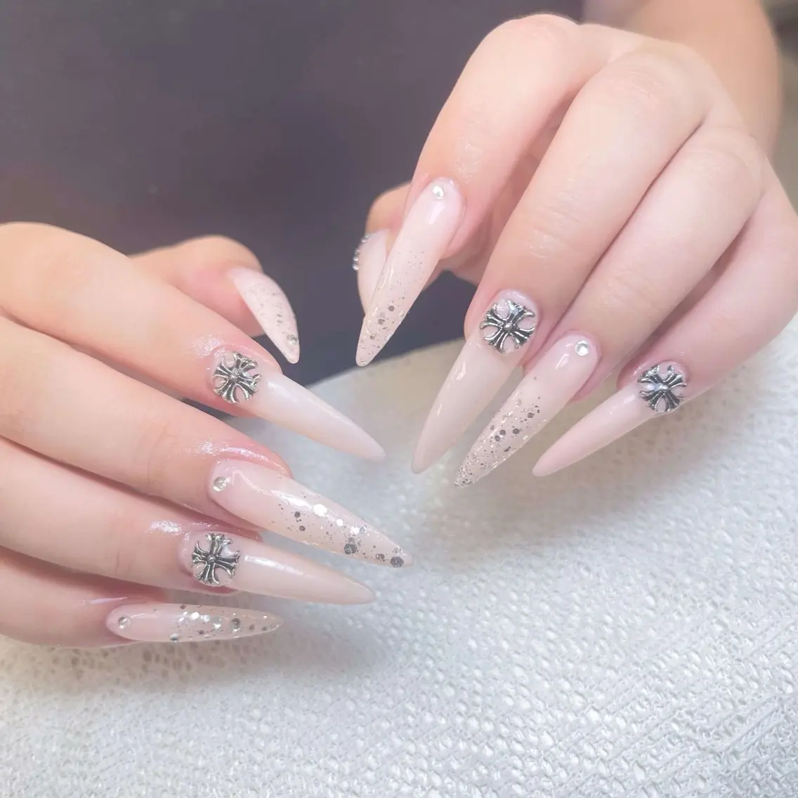 ネイル フレンチネイル ジェルネイル ガラスフレンチ ハロウィン ハート ハンドネイル H.baby Nail Salonのネイルデザイン