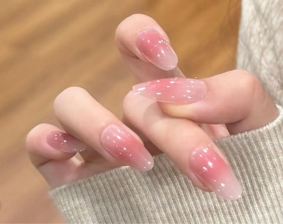 【研修モデル】Handチークネイル(ベース無し） ★ソフトジェルオフありの写真
