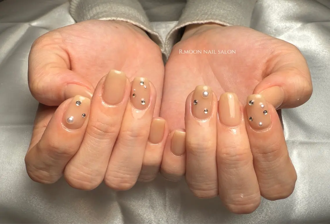 ネイル ストーンネイル R.moon nail salonのネイルデザイン