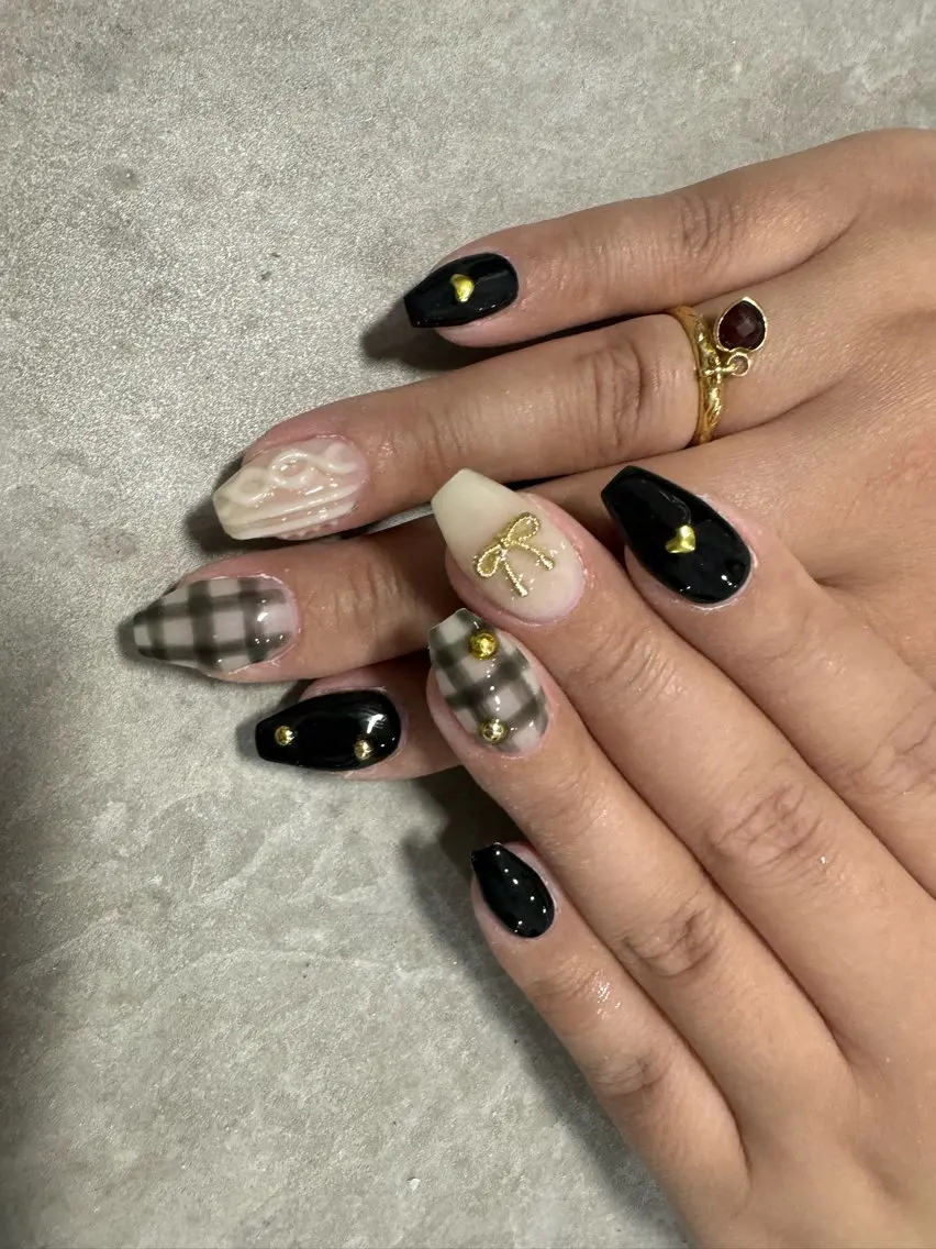 ネイル LAVISH 大和店 emi・:*+のネイルデザイン