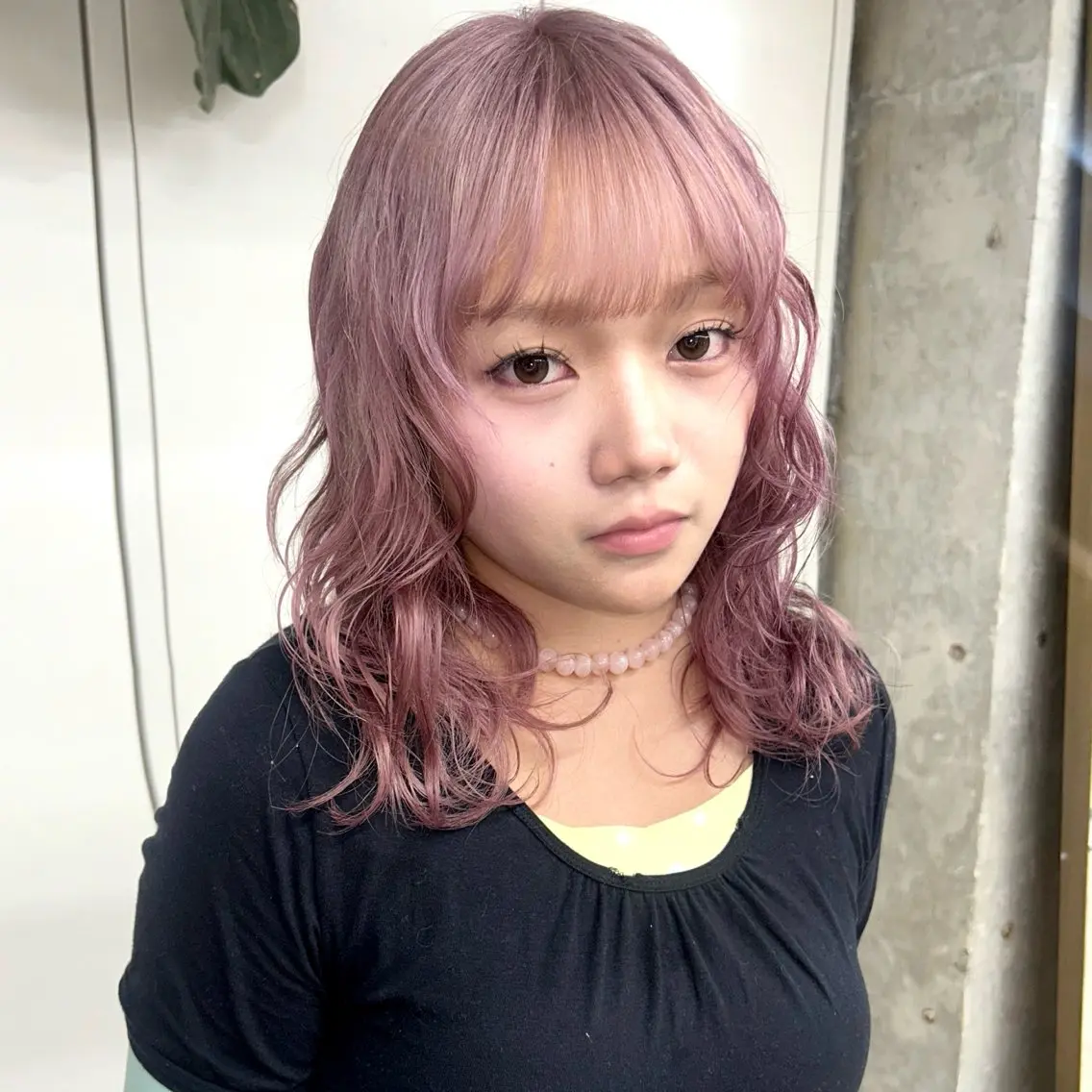 セミロング カラー 透明感カラー ラベンダーカラー ピンクカラー ピンクラベンダー ヘアカラー 伊藤ほのか/柔らかパ ーマ/酸性ストレートのヘアスタイル