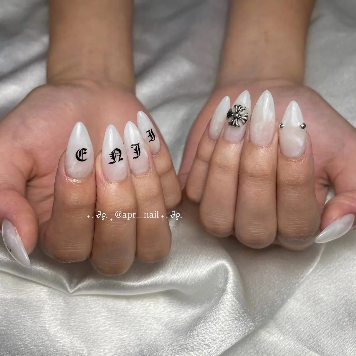 ネイル 大理石ネイル(マーブル) ホワイト ハンドネイル Nailsalon apricotのネイルデザイン