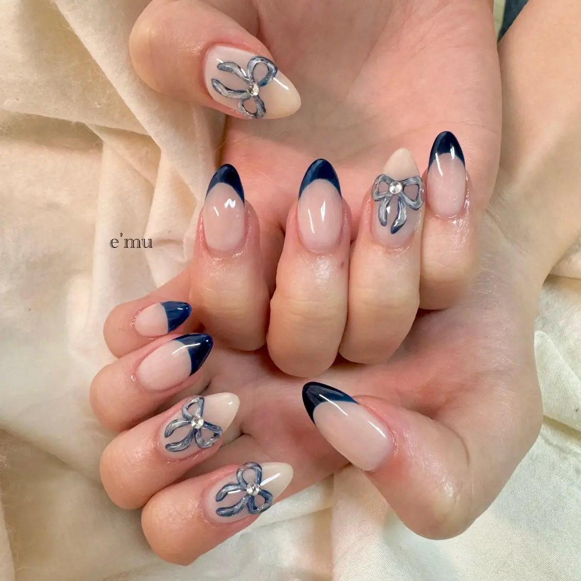 ネイル リボン ハンドネイル nail salon e'mu💐のネイルデザイン