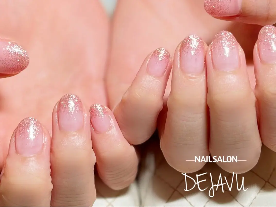 ネイル グラデーション ラメ(グリッター) ハンドネイル Nail salon Dejavu 🌿のネイルデザイン