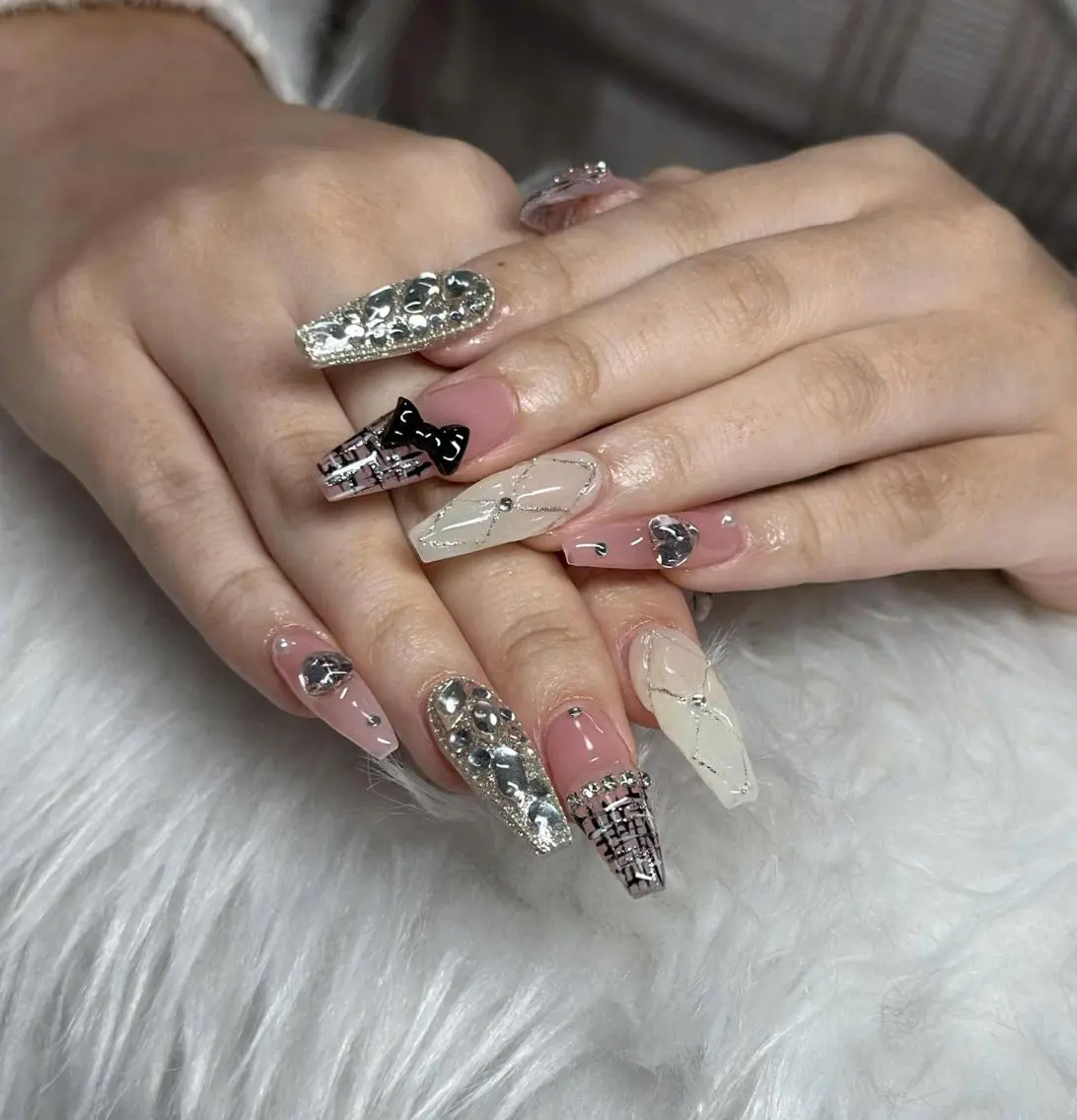 ネイル フレンチネイル ジェルネイル ハロウィン 韓国ネイル マグネットネイル ハンドネイル H.baby Nail Salonのネイルデザイン