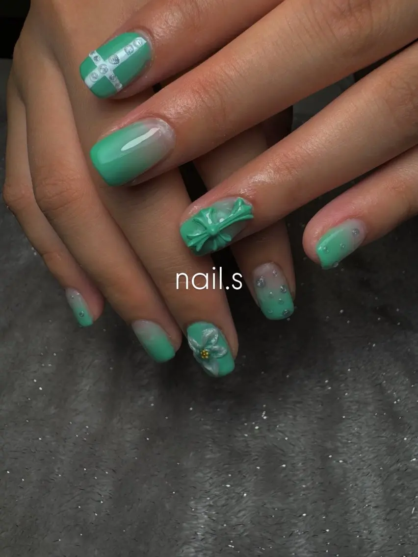 ネイル ドット グラデーション 夏ネイル ハンドネイル nail.s misatoのネイルデザイン