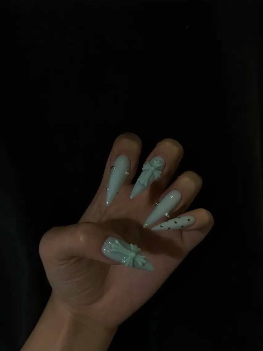 ネイル フレンチネイル キラキラネイル 韓国ネイル シンプルネイル ワンホンネイル ハンドネイル MEI Nailのネイルデザイン