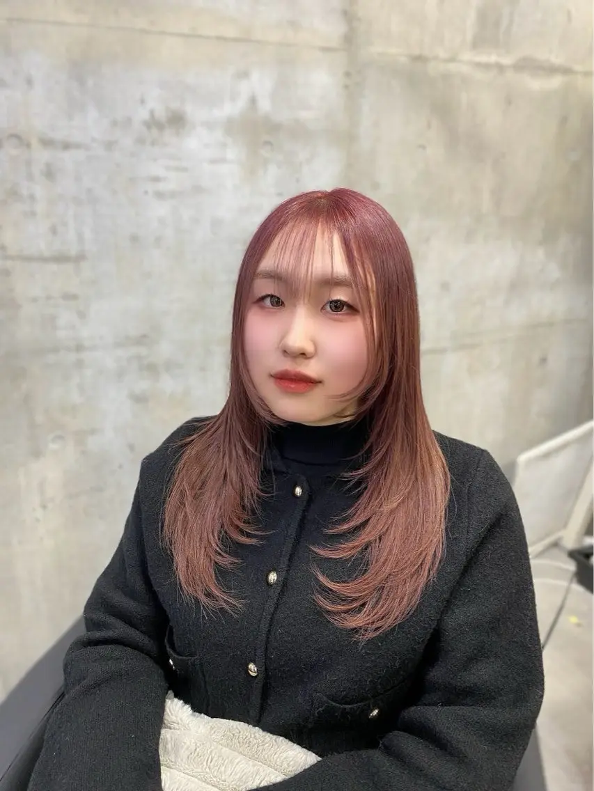 セミロング カラー ブラウンカラー レッドカラー レッドブラウン レイヤーカット XELM高崎 🤍Kyokaのヘアスタイル