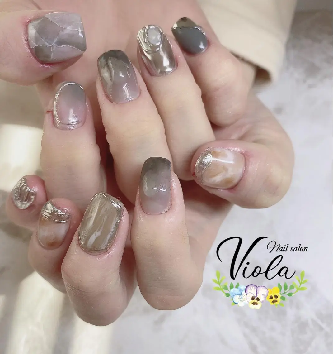 ネイル クリアネイル ジェルネイル ミラーネイル ニュアンスネイル ぷっくりネイル ハンドネイル ネイルサロン Violaのネイルデザイン
