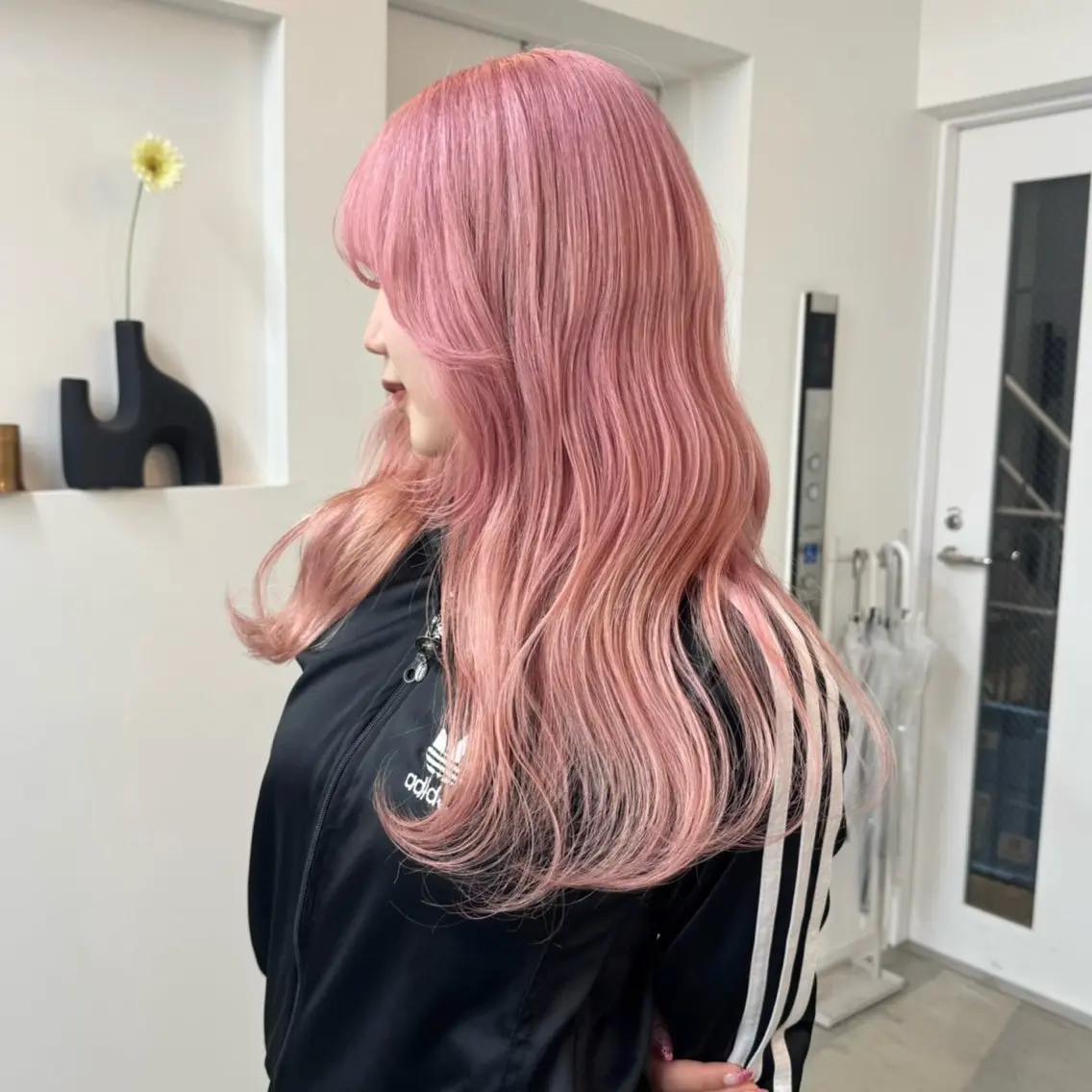 【ピンクベージュ🎀】ブリーチ+オンカラー+トリートメントの写真