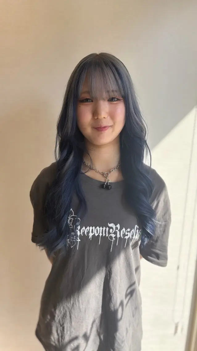 ロング カラー ブルーカラー シルバー ホワイトシルバー ヘアカラー そうや 🐺のヘアスタイル