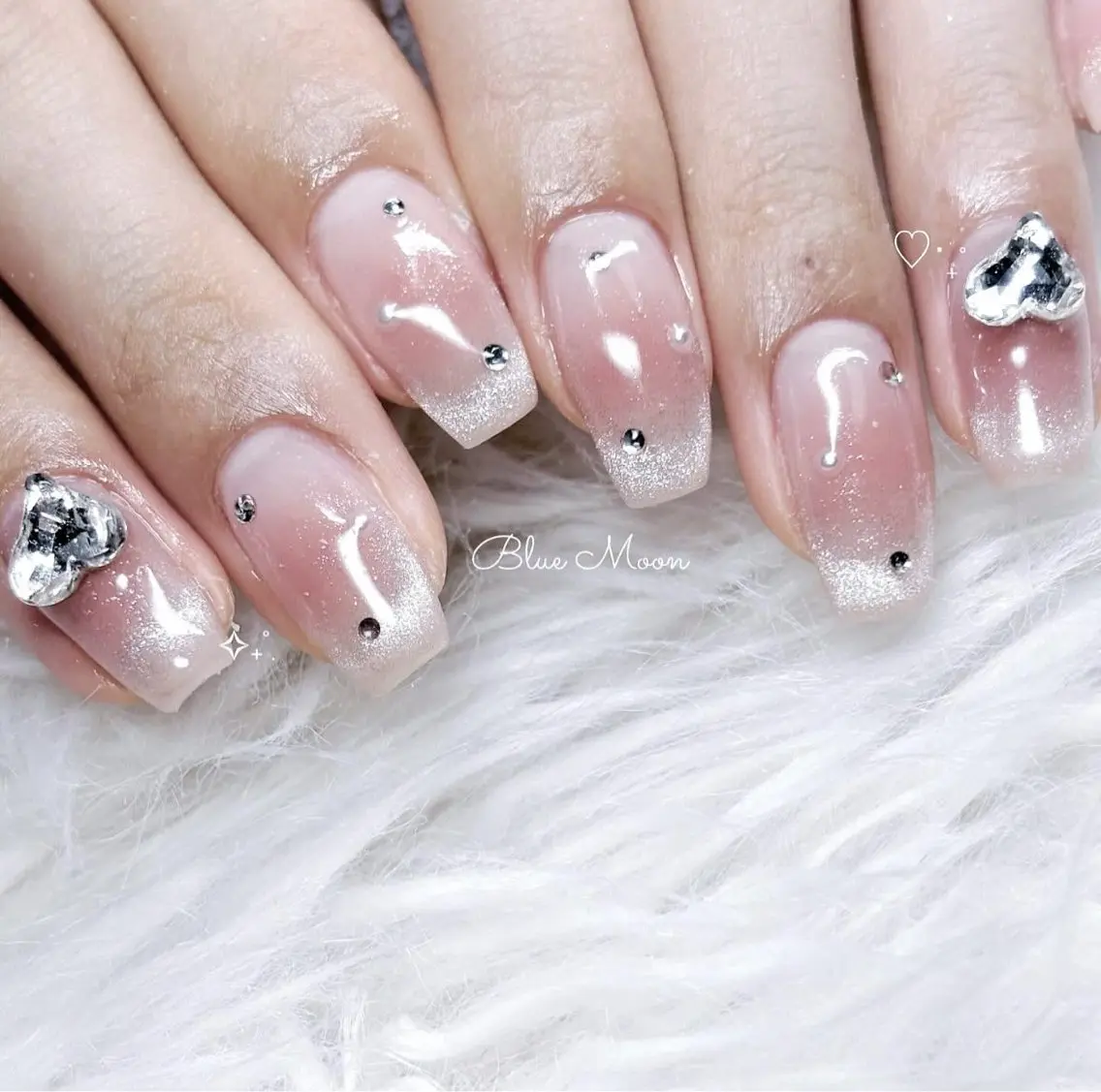 ネイル ハンドネイル フットネイル ハンドケア nail salon Blue Moonのネイルデザイン