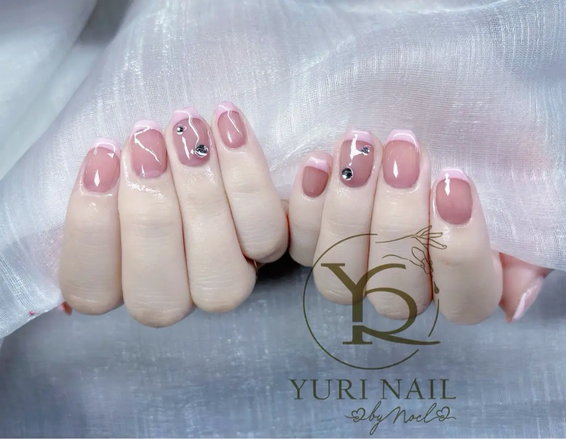 ネイル チークネイル フットネイル フレンチネイル グラデーション キラキラネイル ハンドネイル フットネイル ハンドケア YURI Nail Funabashiのネイルデザイン