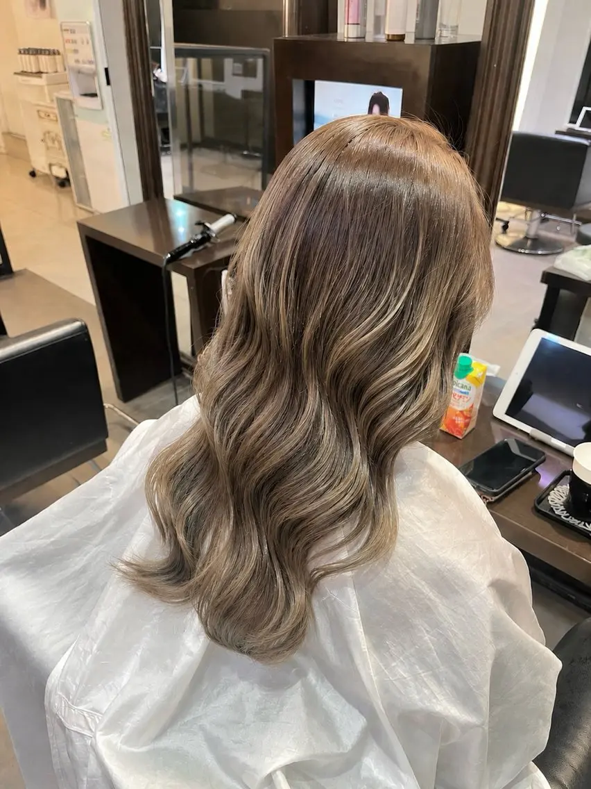 似合わせカット+透明感カラー+Oggiottoトリートメント+ReFaファインバブルVEENAの写真