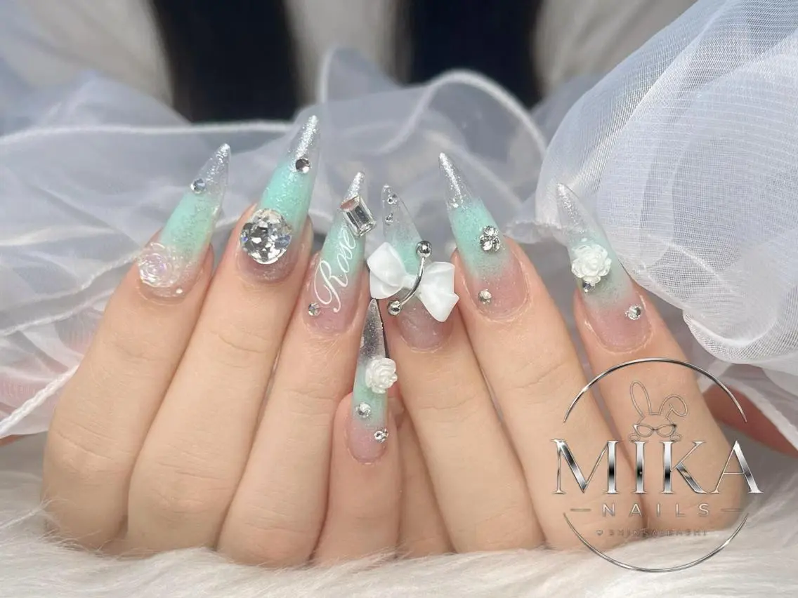 ネイル アートネイル チークネイル ドット フットネイル フレンチネイル ハンドネイル Mika Nails 心斎橋のネイルデザイン