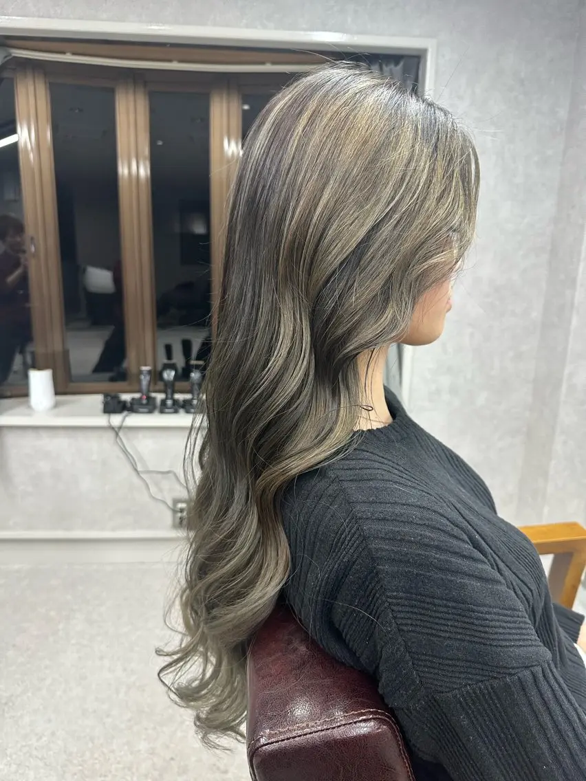 ロング カラー カット ヘアカラー トリートメント Lien 深井店のヘアスタイル