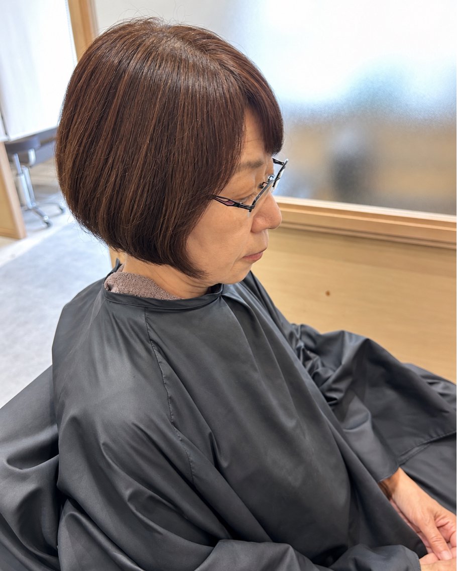 ショート カラー イヤリングカラー インナーカラー 卒業式のヘアスタイル カット ヘアカラー トリートメント ヘッドスパ 久木原 ゆりのヘアスタイル