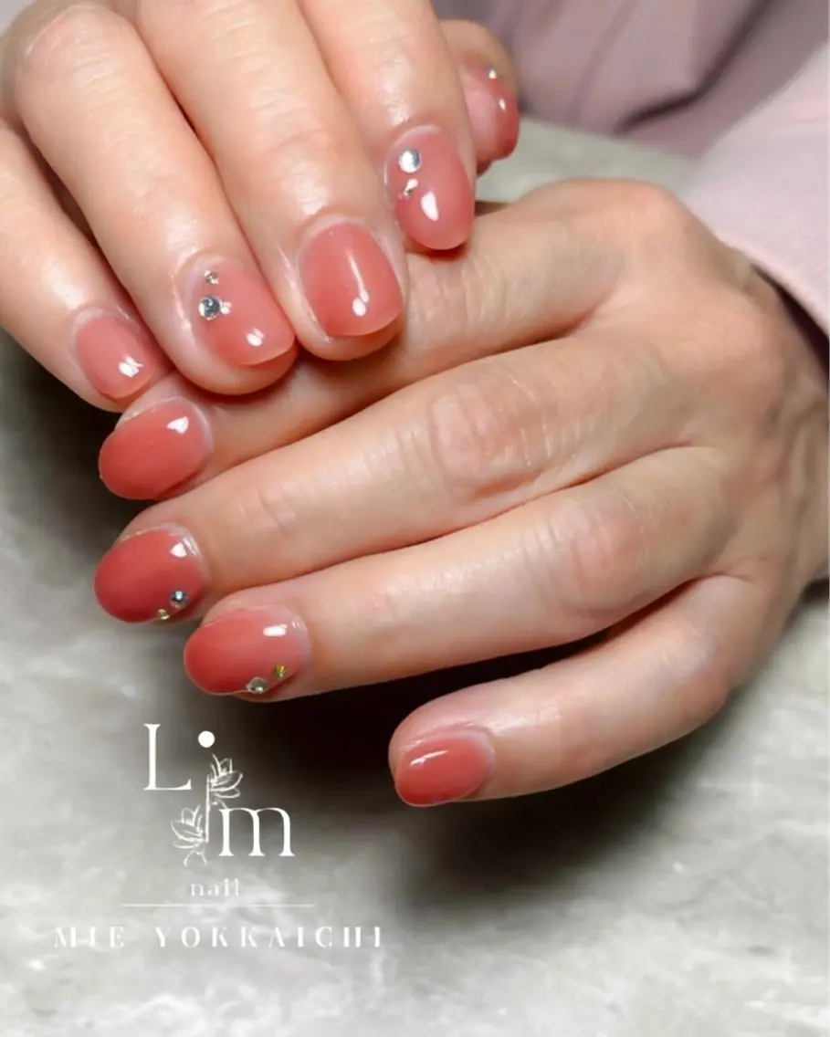 ネイル ワンカラーネイル ストーンネイル Li.m nail リム ネイルのネイルデザイン