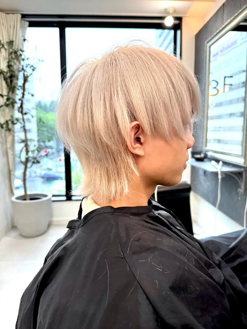 ショート カラー ブロンド ハイトーンカラー ホワイトブロンド ウルフカット カット ヘアカラー トリートメント ハイトーン/レイヤー /ウルフ⭐️永田⭐️のヘアスタイル