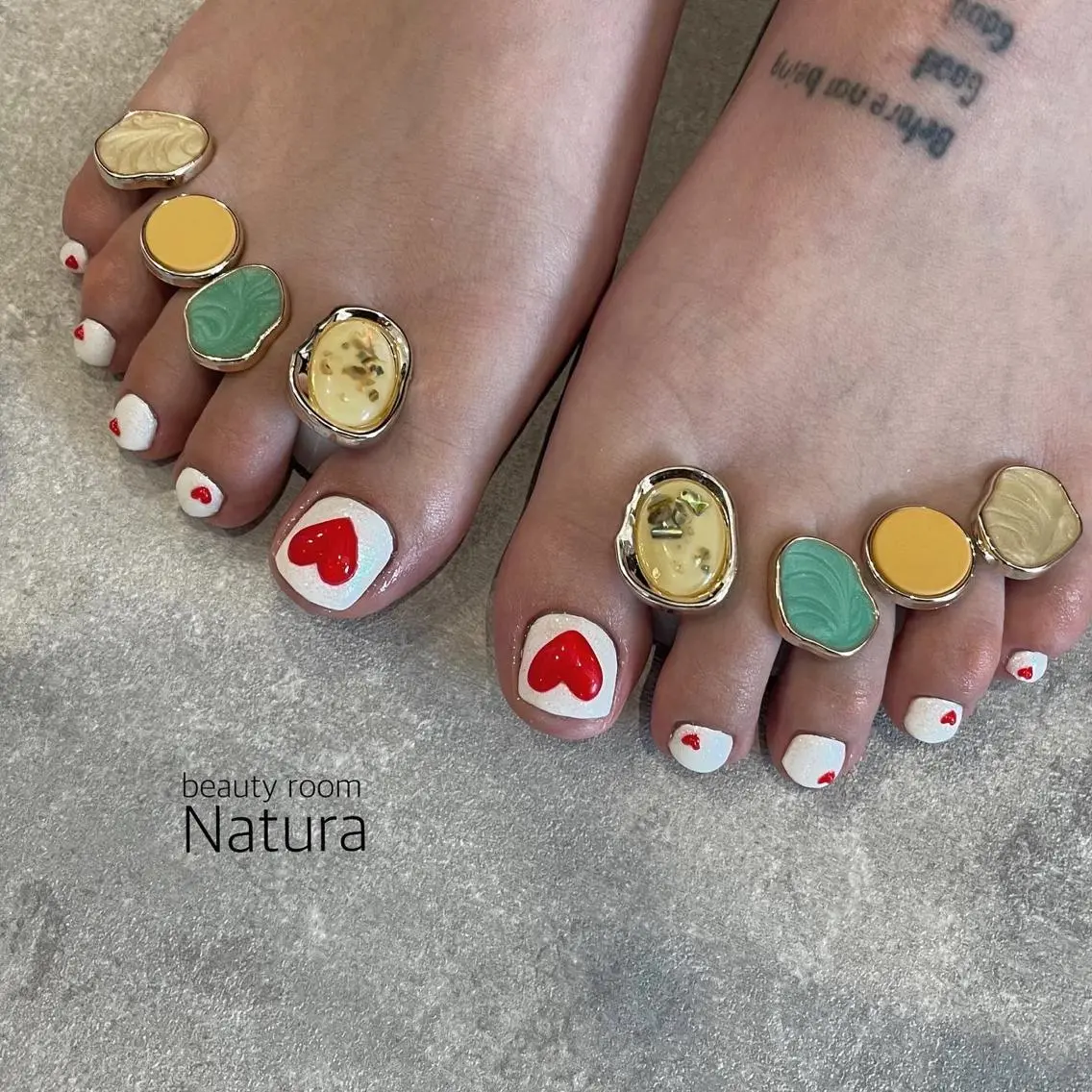 ネイル マツエク・マツパ アイブロウ フットネイル beautyroom Naturaのネイルデザイン