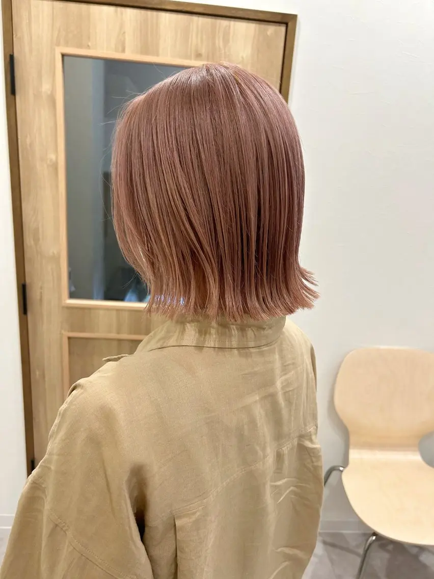 ショート カラー 切りっぱなしボブ ベージュカラー ダブルカラー ピンクカラー ピンクベージュ カット ヘアカラー ボブ/ハイトーン 福生Radix 下田のヘアスタイル