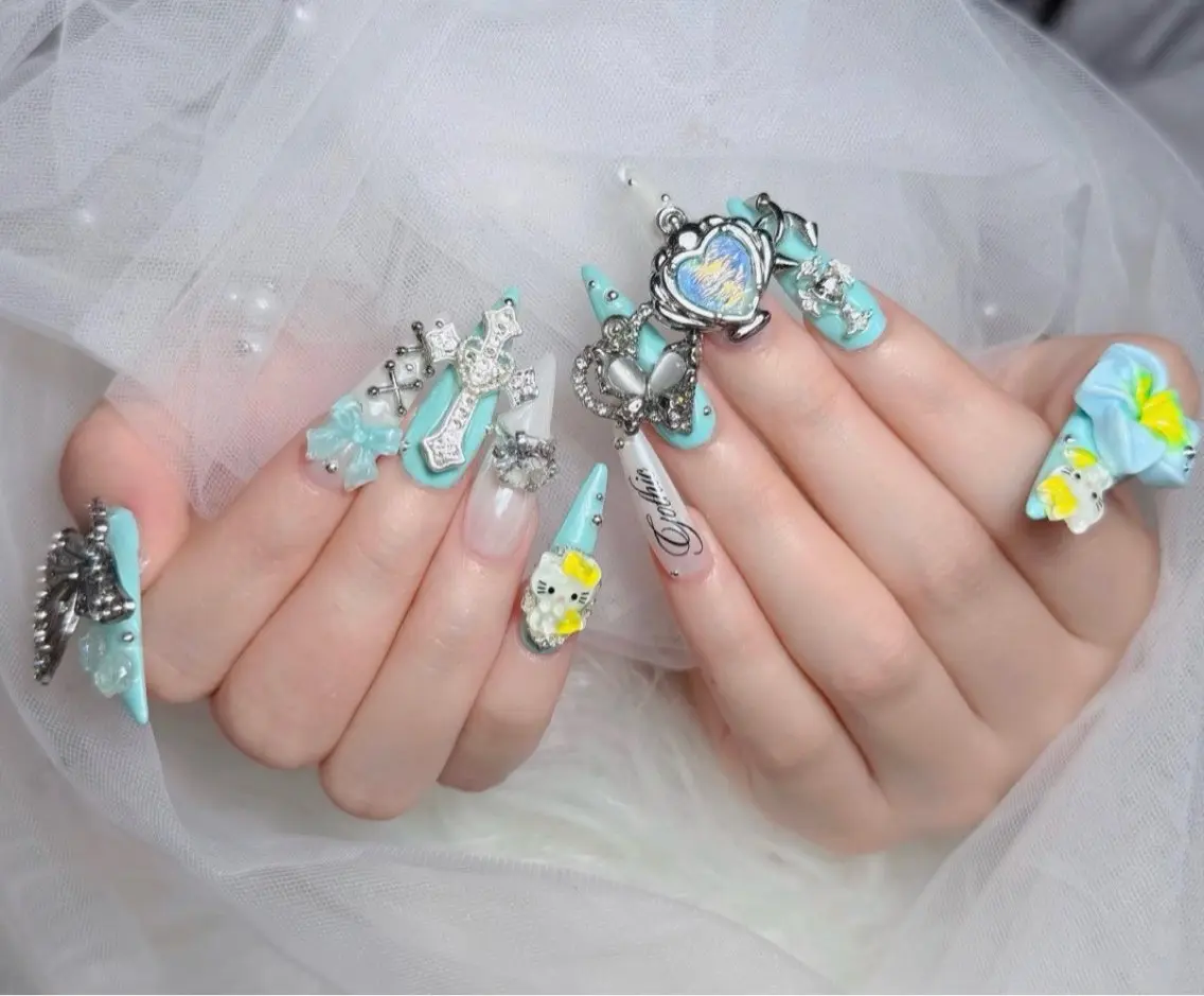 ネイル アートネイル ボルドー フレンチネイル ジェルネイル 氷ネイル・うるうるネイル ハンドネイル Julie Nail Rinのネイルデザイン