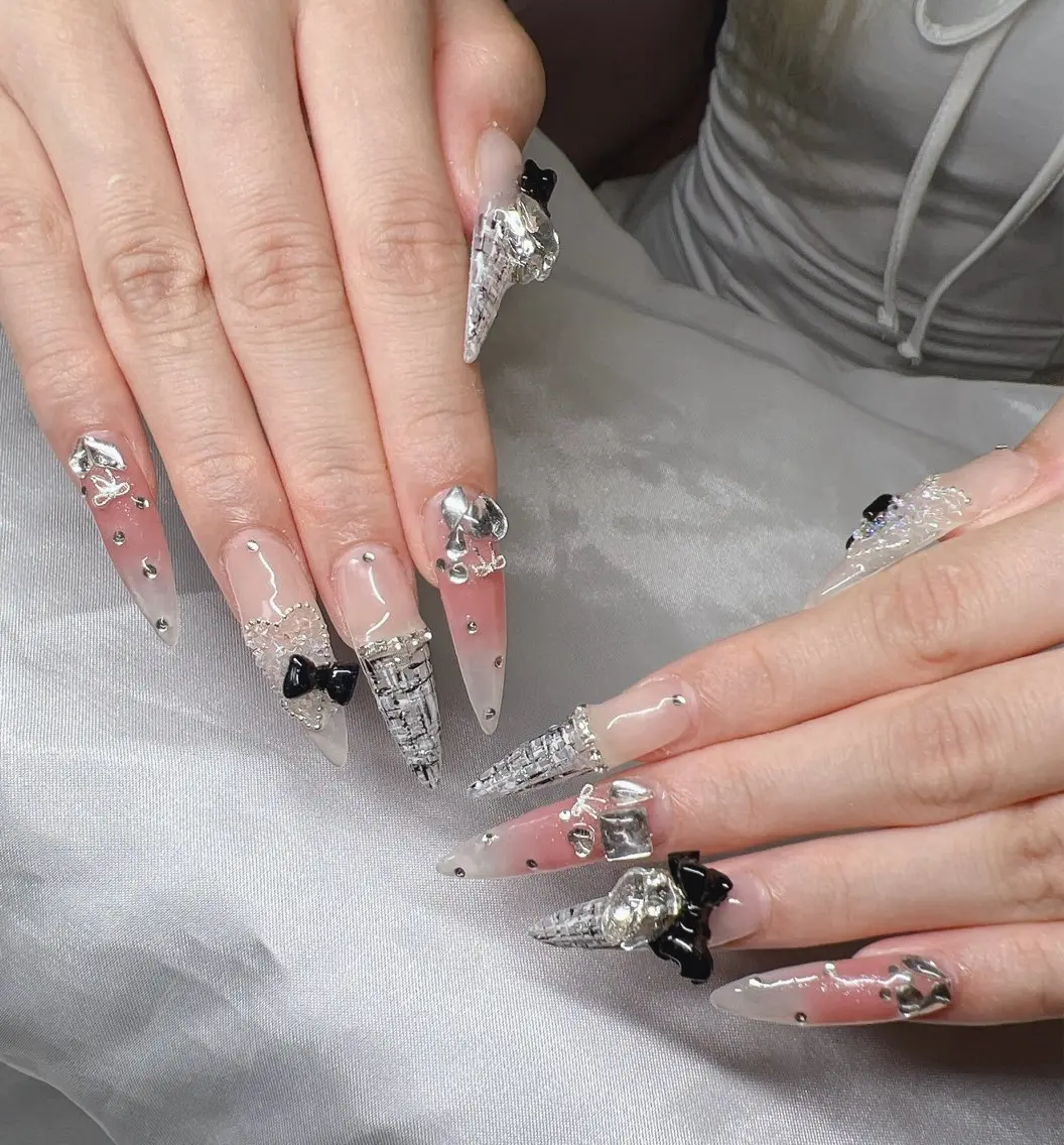 ネイル 長さ出し グラデーション 卒業式 キラキラネイル マグネットネイル ハンドネイル Lee Nailsのネイルデザイン