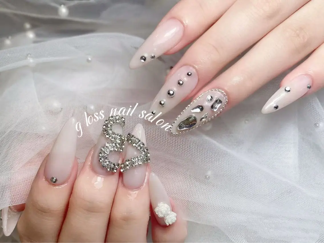 ネイル りこ🫧 gloss nailのネイルデザイン