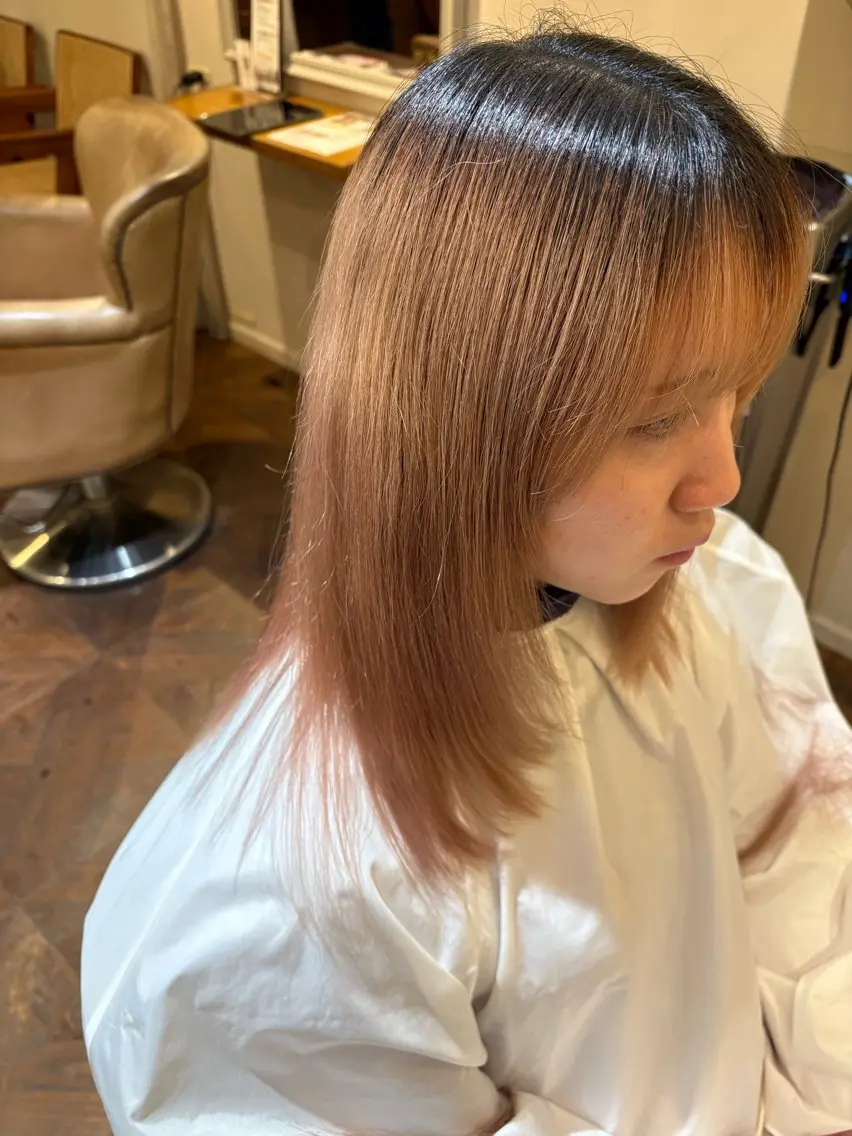ミディアム レイヤーカット カット 伊藤 利澄のヘアスタイル