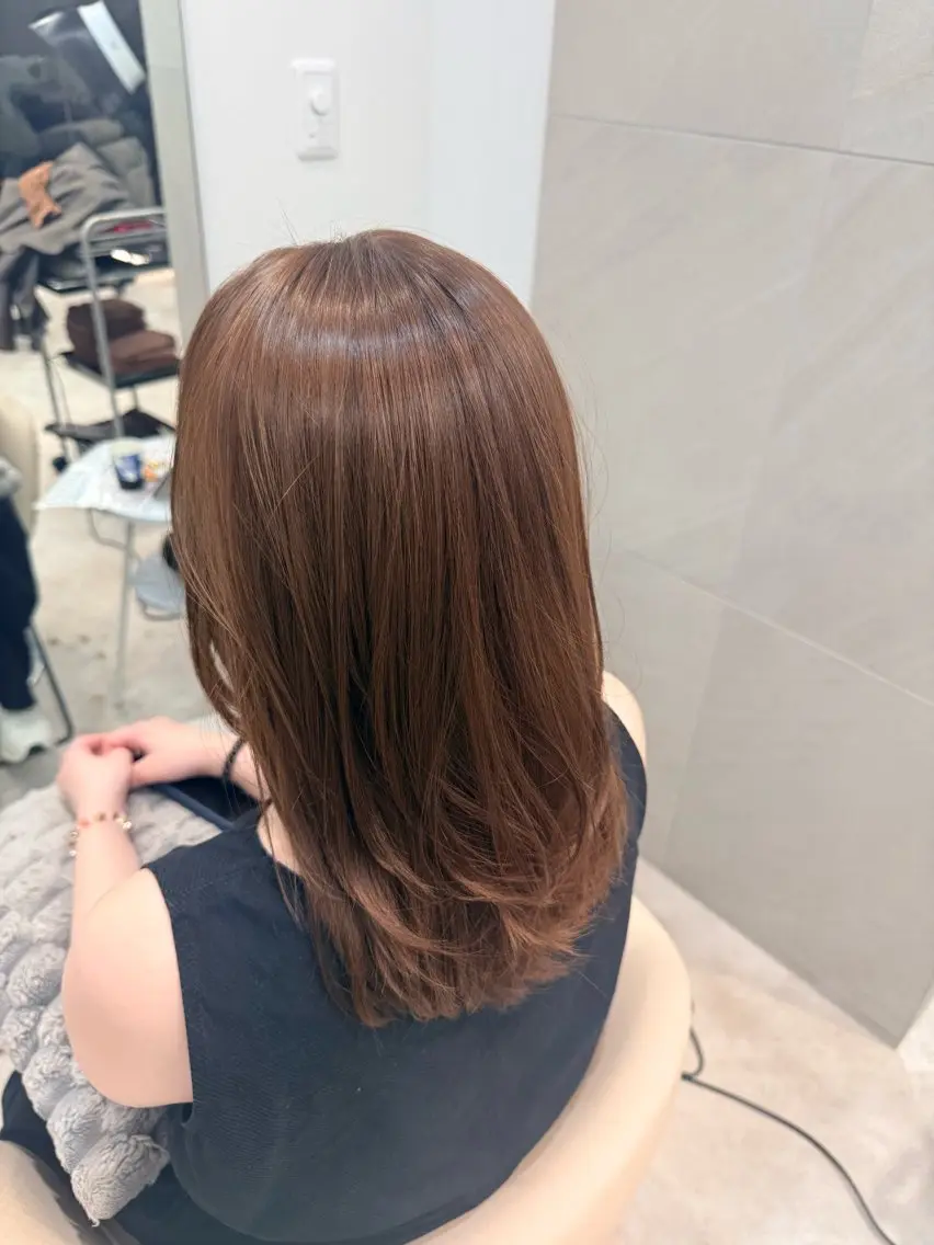 ミディアム レイヤーカット 綿引茉由香/縮毛矯正 /小顔レイヤーカットのヘアスタイル