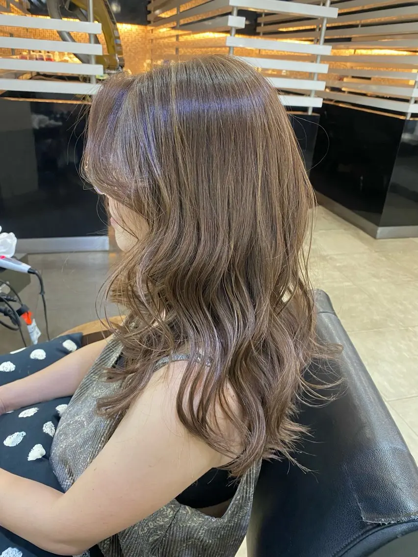 カラー ヘアアレンジ ハイライトカラー 烏山 達也のヘアスタイル