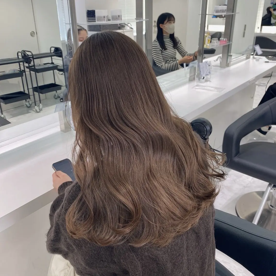 セミロング カラー センターパート特化 井上健太のヘアスタイル
